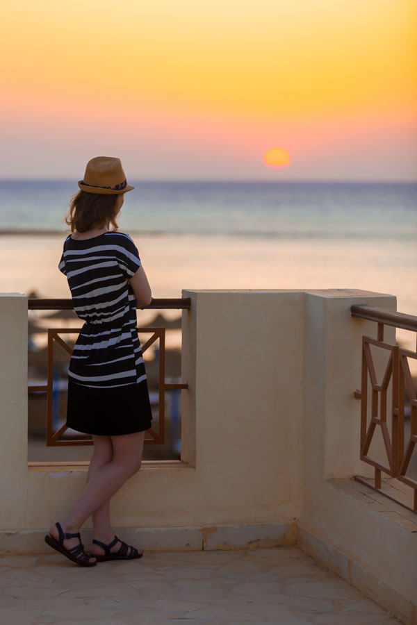 Online mental health therapy solution focused brief therapy California landscape.